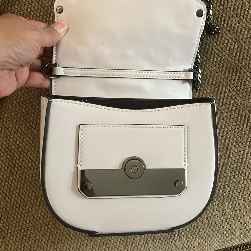 Nasty Gal Stylish cream Handbag with Chain Strap bling. Cross‎ body. - Picture 3 of 14